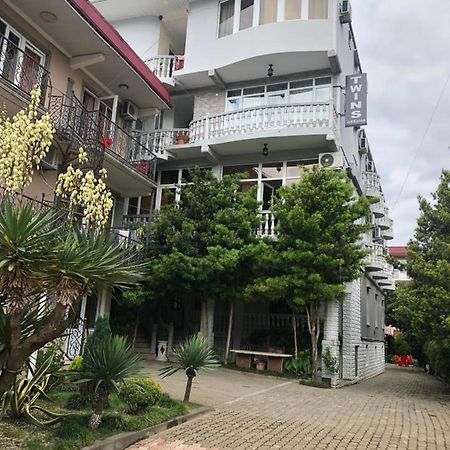 Twins Guest House By Black Sea Kobuleti Luaran gambar