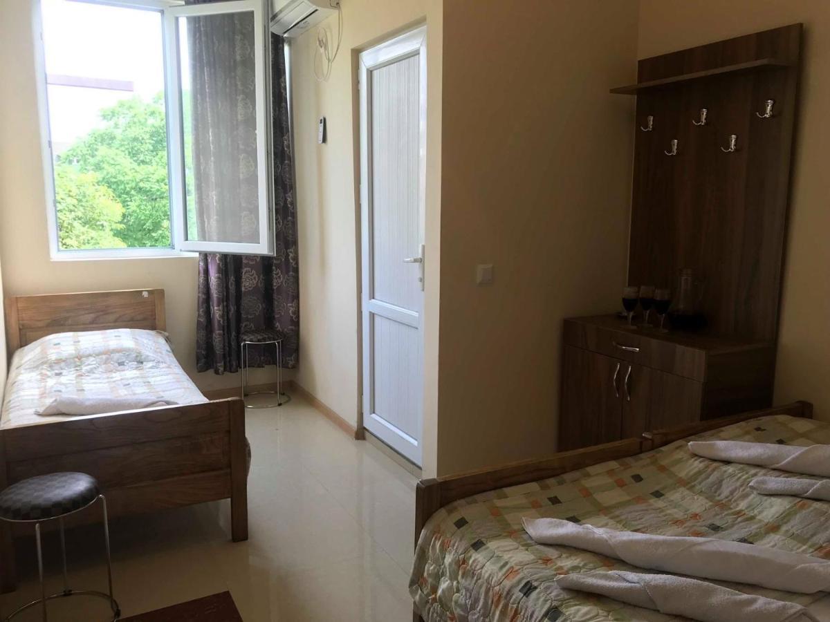 Twins Guest House By Black Sea Kobuleti Luaran gambar